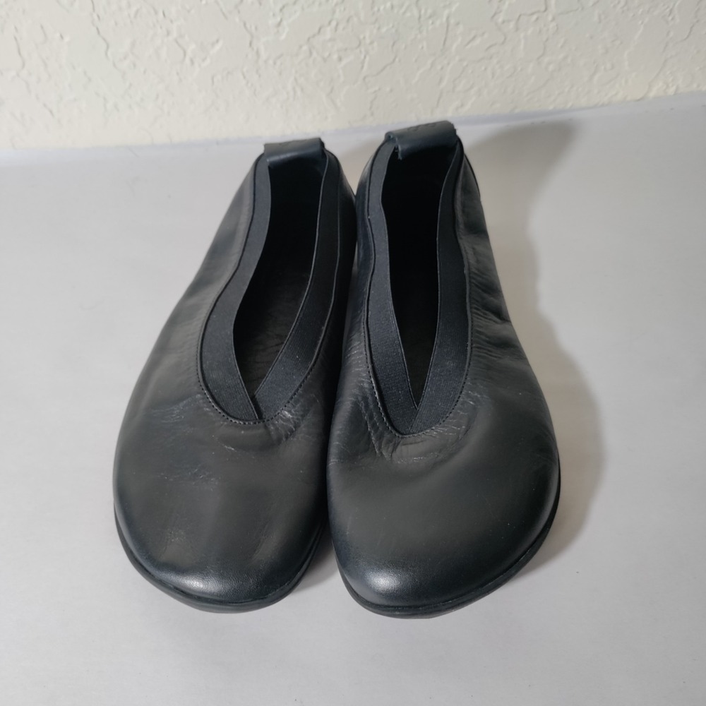 Vivo Barefoot Black Flats